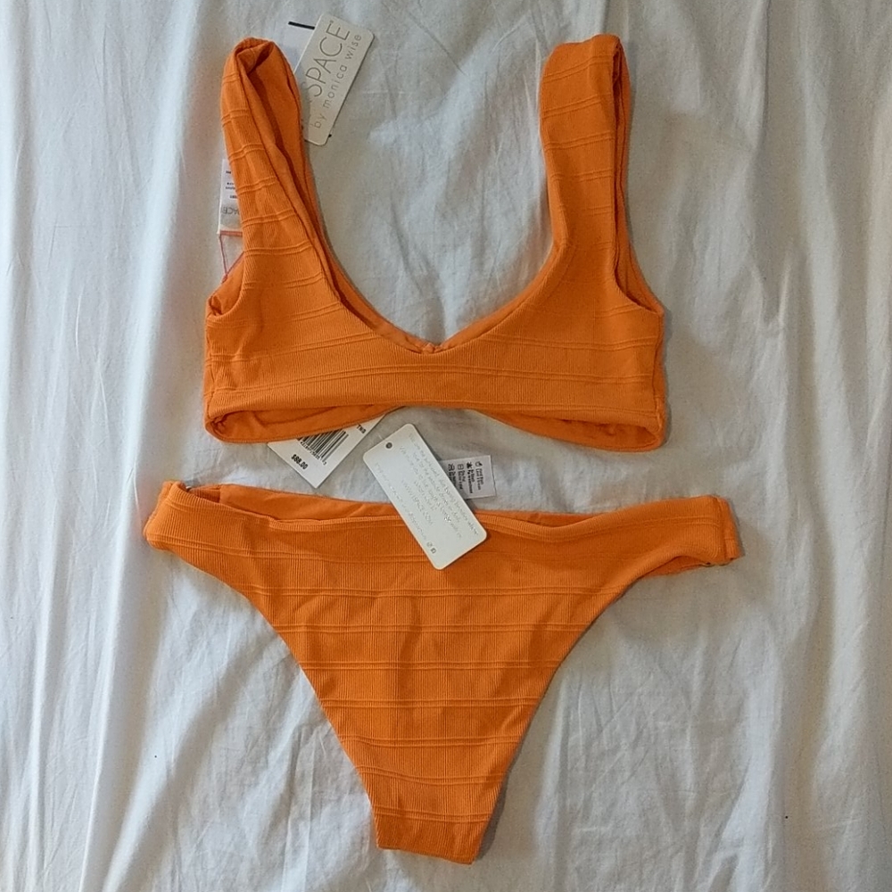 L*Space Frida Top Rosemary Bottom Bikini Full Set - Picture 2 of 9